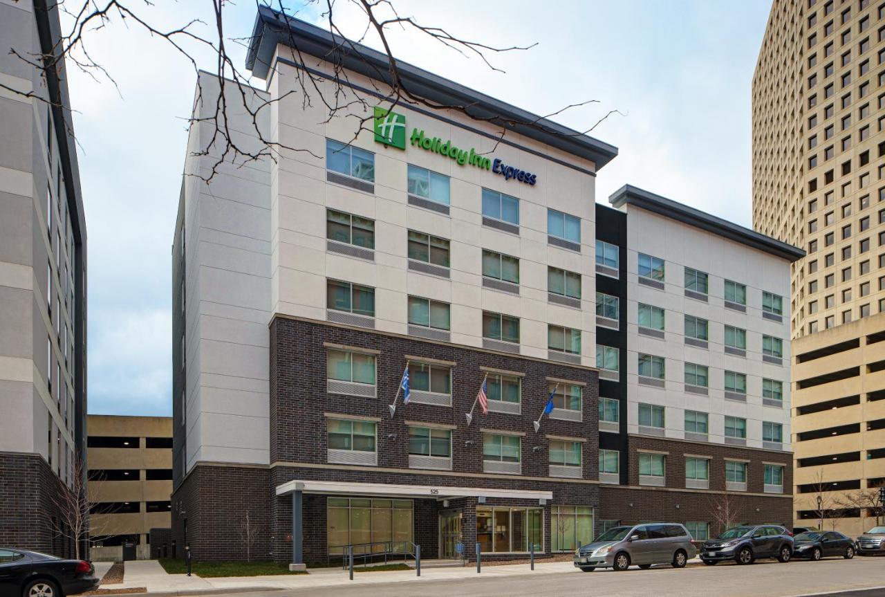 Holiday Inn Express - Milwaukee Downtown By Ihg Ngoại thất bức ảnh