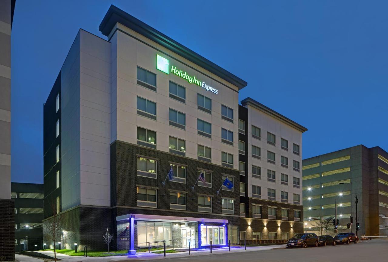 Holiday Inn Express - Milwaukee Downtown By Ihg Ngoại thất bức ảnh