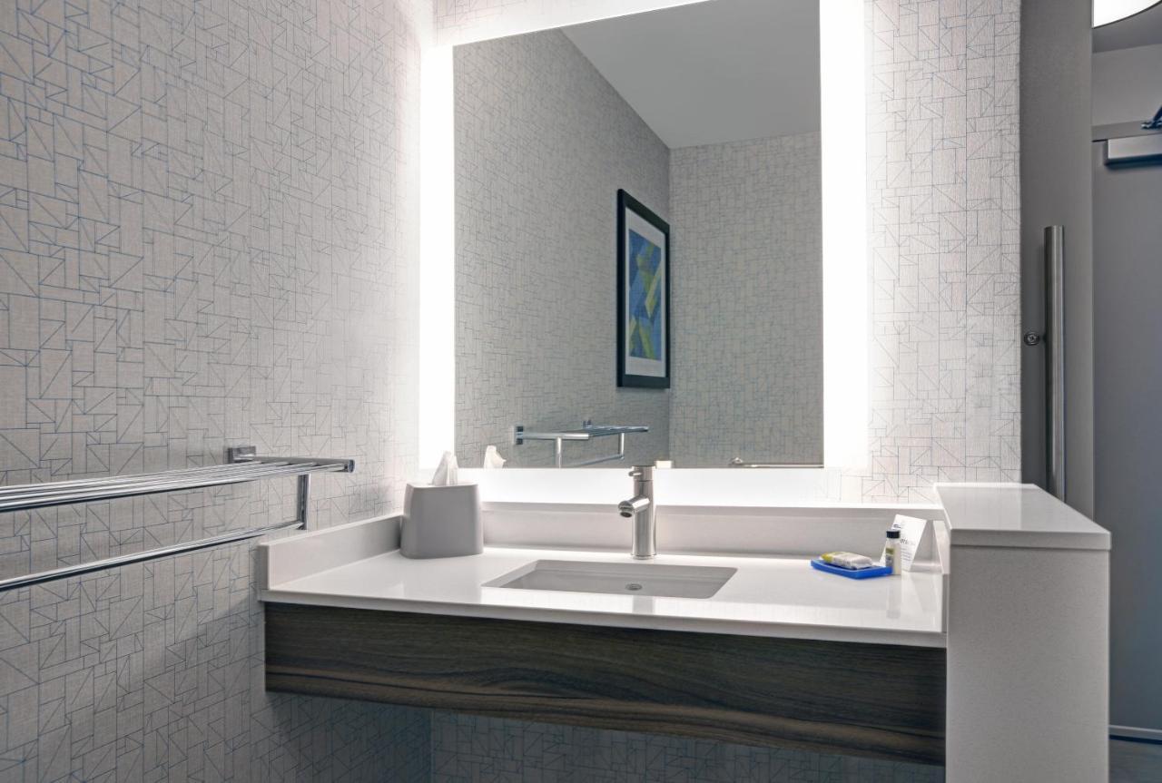 Holiday Inn Express - Milwaukee Downtown By Ihg Ngoại thất bức ảnh