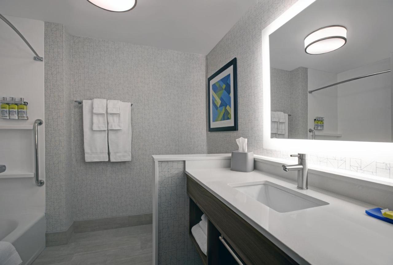 Holiday Inn Express - Milwaukee Downtown By Ihg Ngoại thất bức ảnh