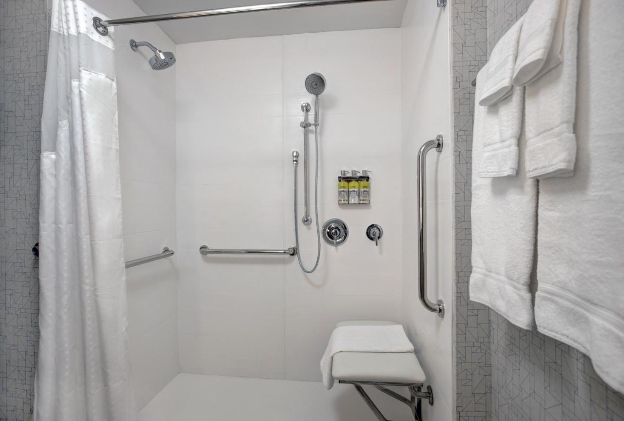 Holiday Inn Express - Milwaukee Downtown By Ihg Ngoại thất bức ảnh