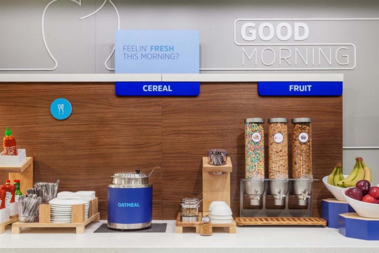 Holiday Inn Express - Milwaukee Downtown By Ihg Ngoại thất bức ảnh