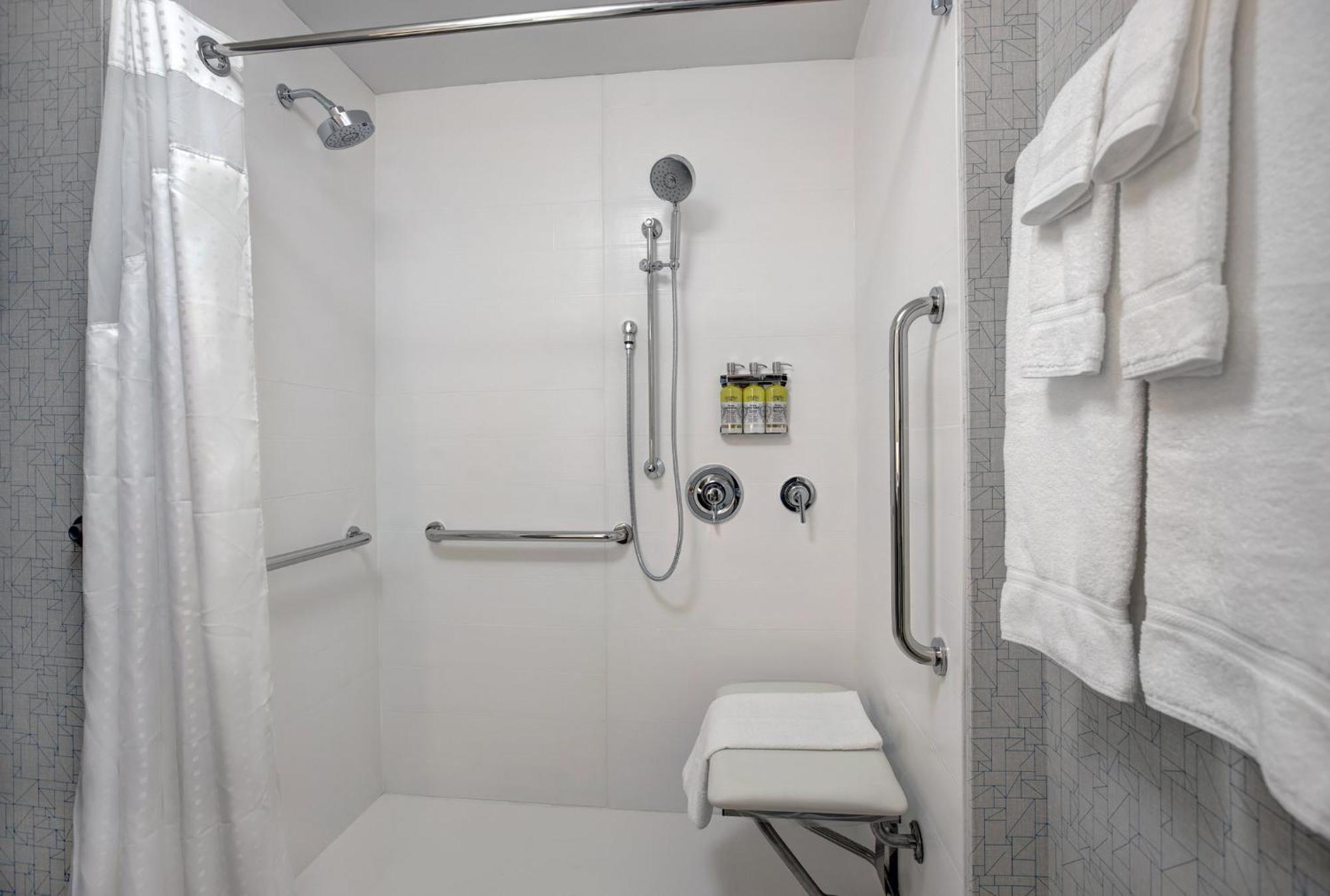 Holiday Inn Express - Milwaukee Downtown By Ihg Ngoại thất bức ảnh